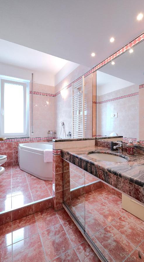 Mico Garden View Citylife Executive Apartment Milan Bagian luar foto